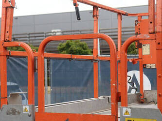 2011-jlg-3246es-1484294-48979554