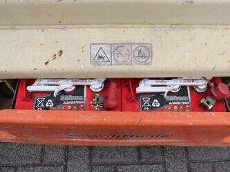 2011-jlg-3246es-1484294-48979561