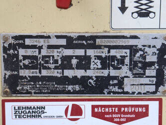 2011-jlg-3246es-1484294-48979562