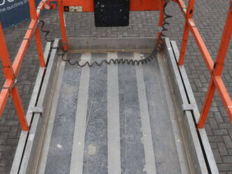 2011-jlg-3246es-1484294-48979564