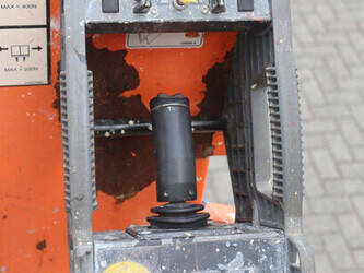 2011-jlg-3246es-1484294-48979566