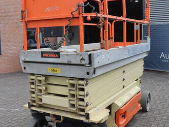 2011-jlg-3246-es-1484296-48979597