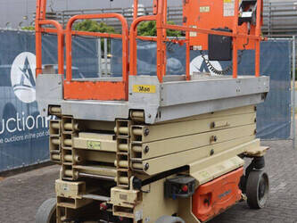 2011-jlg-3246-es-1484296-48979600