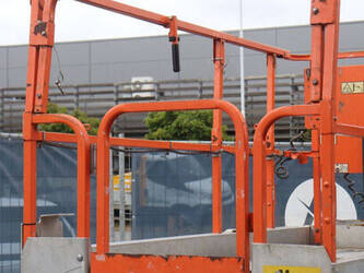 2011-jlg-3246-es-1484296-48979601