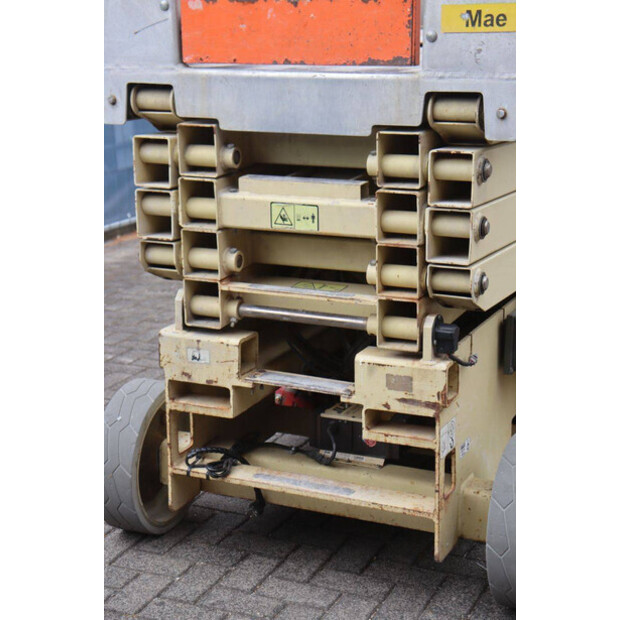 2011 JLG 3246 ES-48979602