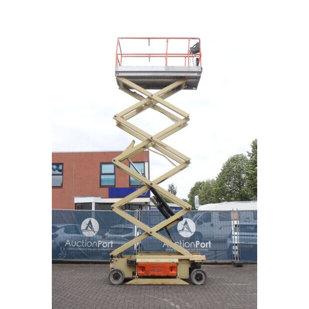 2011 JLG 3246 ES-48979613