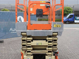 2011-jlg-3246-es-1484298-48979646