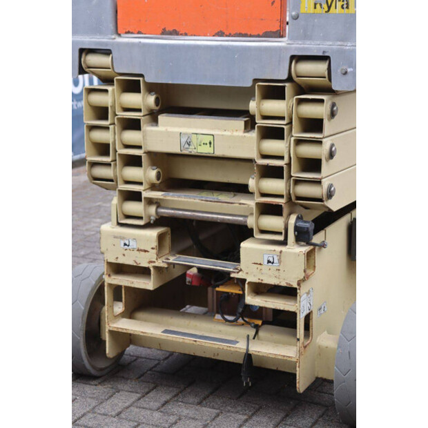 2011 JLG 3246 ES-48979649