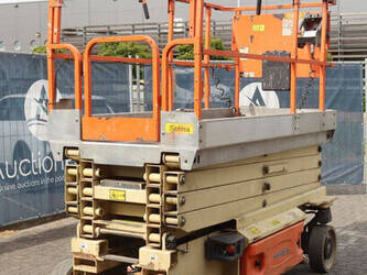 2011-jlg-3246-es-1484300-48979683