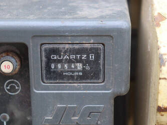 2011-jlg-3246-es-1484300-48979690