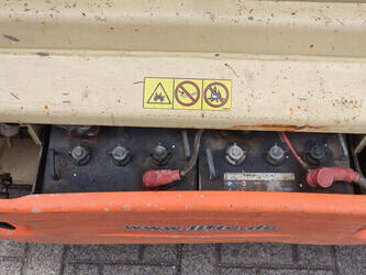 2011-jlg-3246-es-1484300-48979691