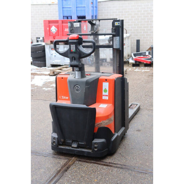 2015 BT SWE200D-48979799