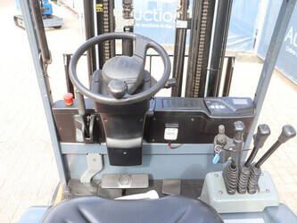 2021-toyota-traigo-24-48980012