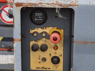 2014-skyjack-sj6832-rt-1484315-48980100