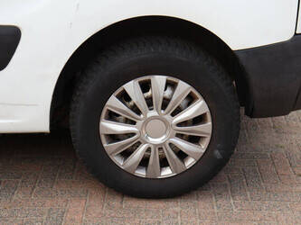 2009-peugeot-partner-1484320-48980221
