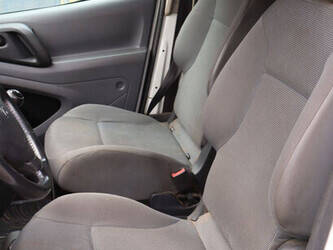 2009-peugeot-partner-1484320-48980226