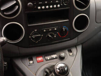 2009-peugeot-partner-1484320-48980235
