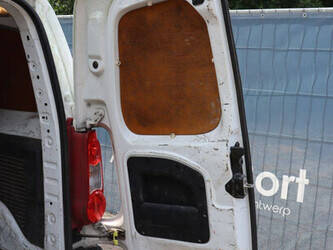2009-peugeot-partner-1484320-48980239