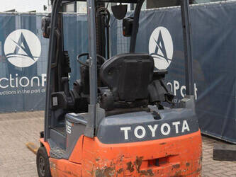 2013-toyota-8fbet15-1484337-48980684