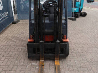 2013-toyota-8fbet15-1484337-48980688