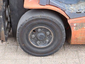 2013-toyota-8fbet15-1484337-48980694