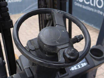 2013-toyota-8fbet15-1484337-48980705