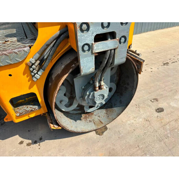 2005 هام HD12-48984569