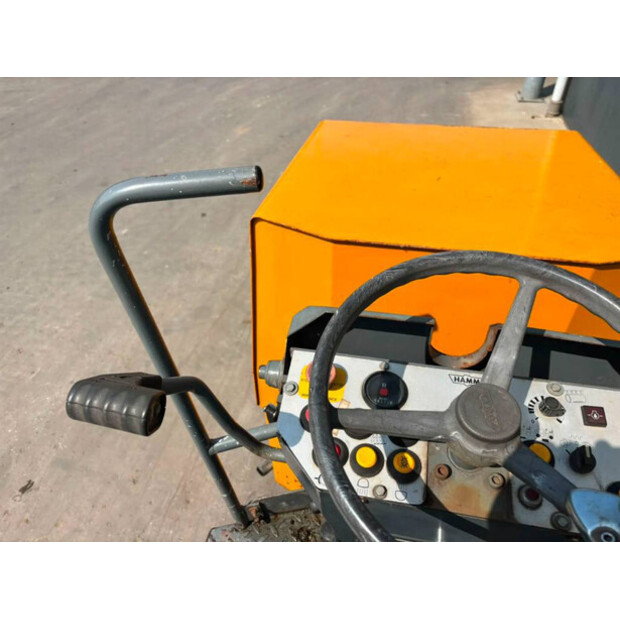 2005 هام HD12-48984573