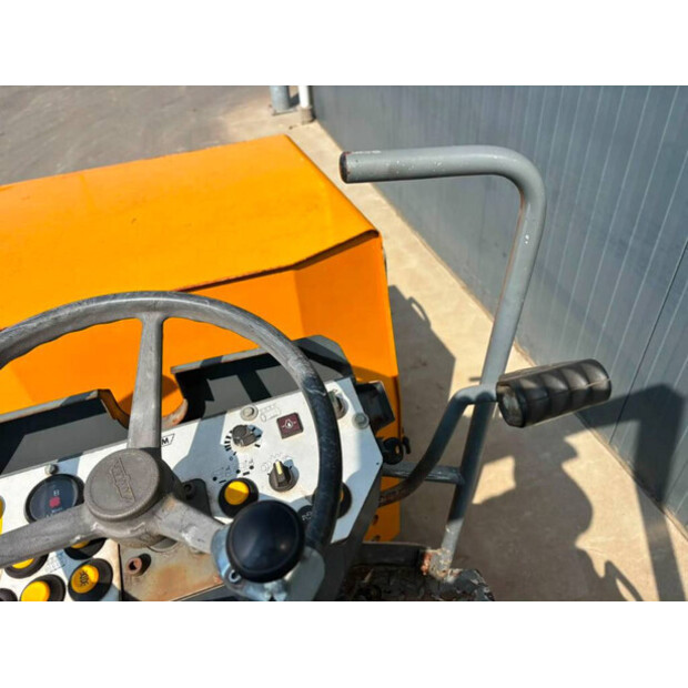 2005 هام HD12-48984574