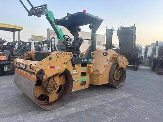 Image de COMPACTEURS 2013 Caterpillar CB54 À vendre à Émirats arabes unis