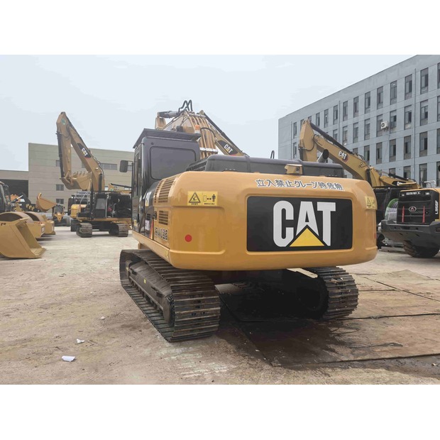 2025 Caterpillar 330D-48986193