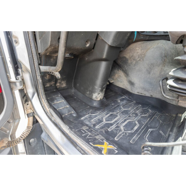 2016 فولفو FMX 460-48988230