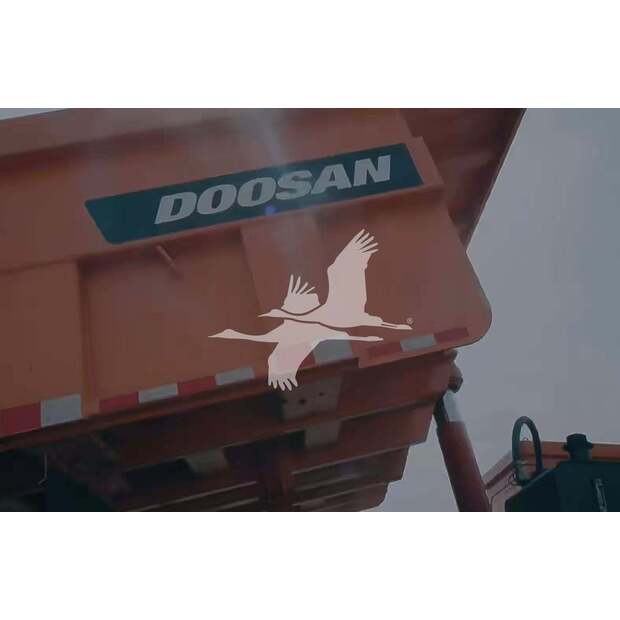 2022 دووسان DT90B-48990425