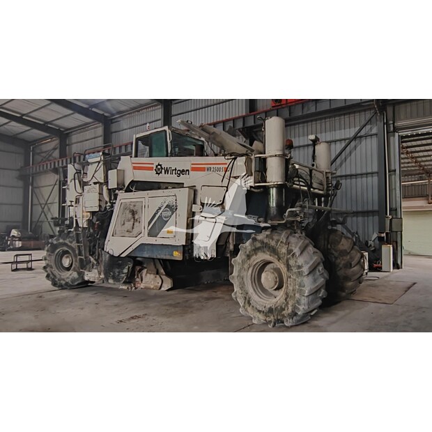 2001 فيرتجين WR2500-48991608