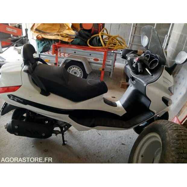 2015 Piaggio XEVO 125-48993984