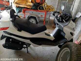 2015-piaggio-xevo-125-48993984