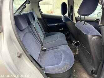 2001-peugeot-206-1484706-48993992