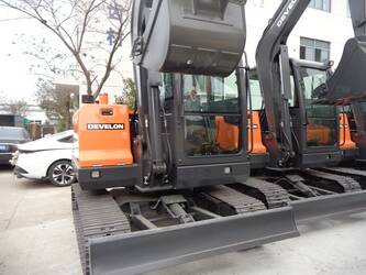 2025-doosan-dx60-48997385