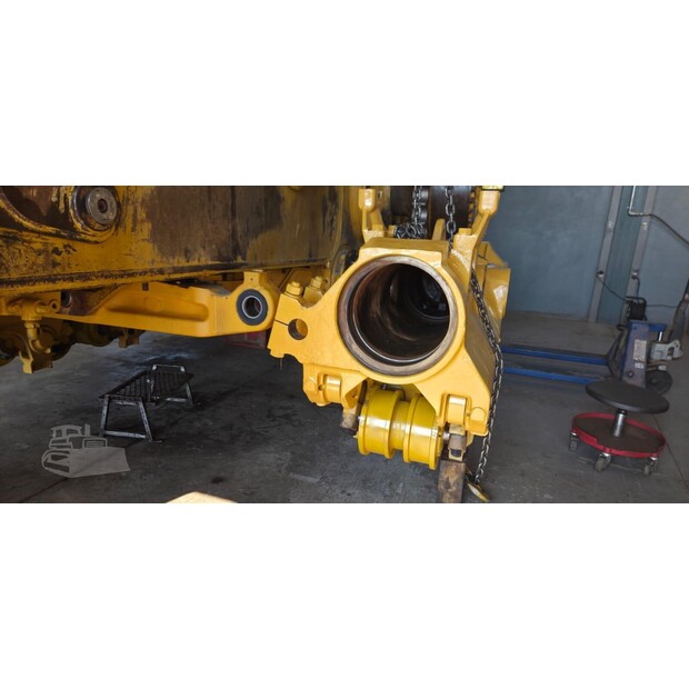 2020 كاتربيلر D8T-48998261