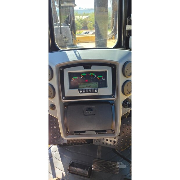 2020 كاتربيلر D8T-48998273