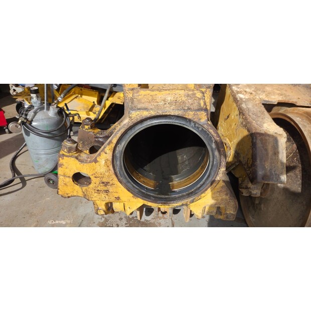 2020 كاتربيلر D8T-48998293