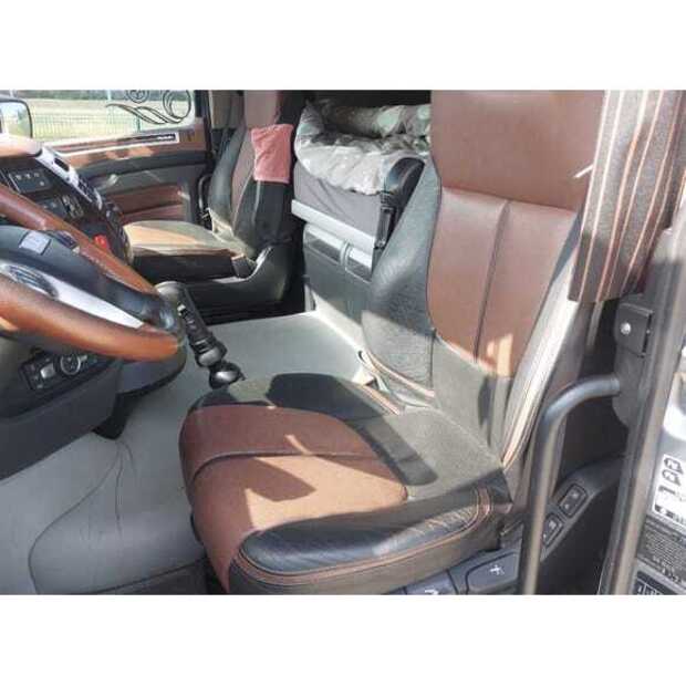DAF XF530-49000479