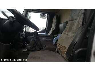 2006-renault-premium-1484904-49000561