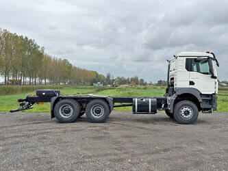 2025-man-tgs-33-400-bb-49001847
