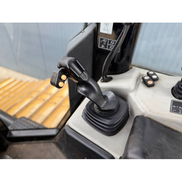 2016 Caterpillar D6N LGP-49002543