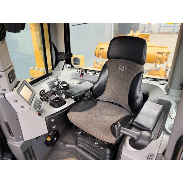 2017 Caterpillar D8T-49002628