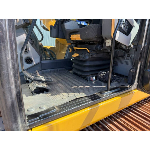 2019 كاتربيلر 320 07B-49002666