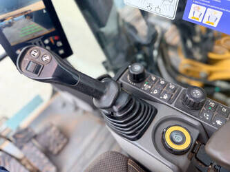 2020-caterpillar-320-1484988-49002682
