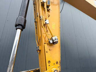 2020-caterpillar-320-1484988-49002689