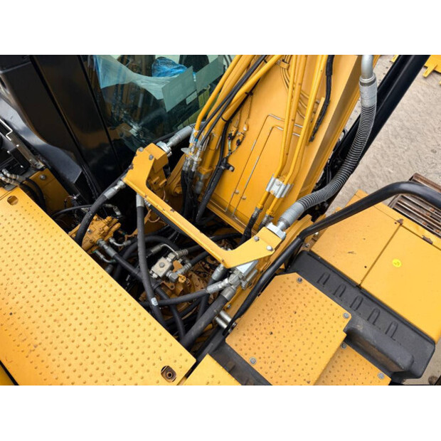 2018 Caterpillar 323-07A-49002738
